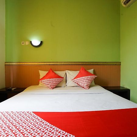 Oyo 2255 Hotel Aifih Palembang Kültér fotó