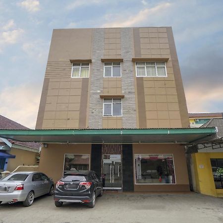 Oyo 2255 Hotel Aifih Palembang Kültér fotó