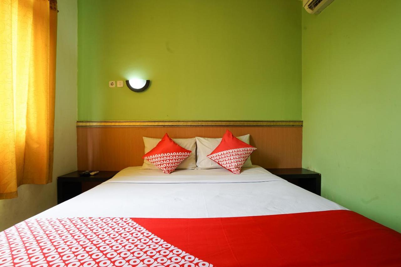 Oyo 2255 Hotel Aifih Palembang Kültér fotó