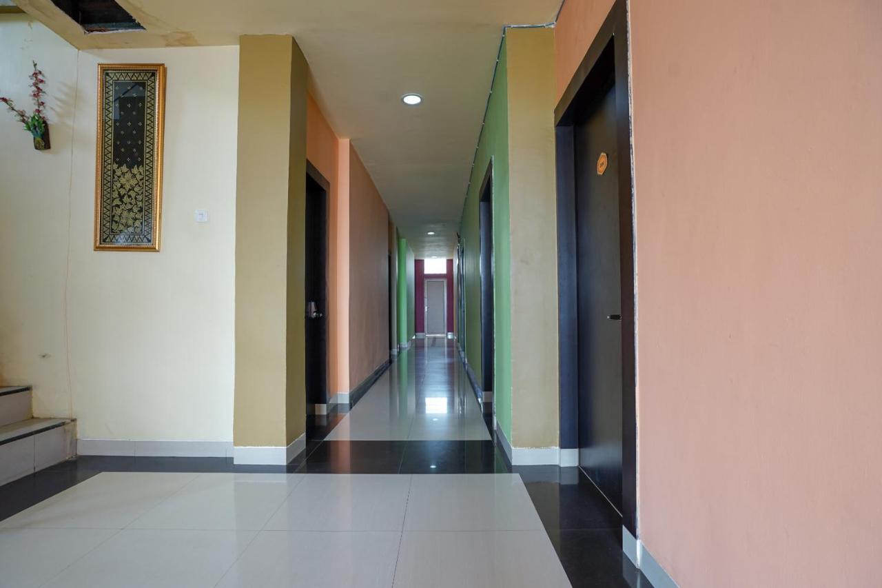 Oyo 2255 Hotel Aifih Palembang Kültér fotó