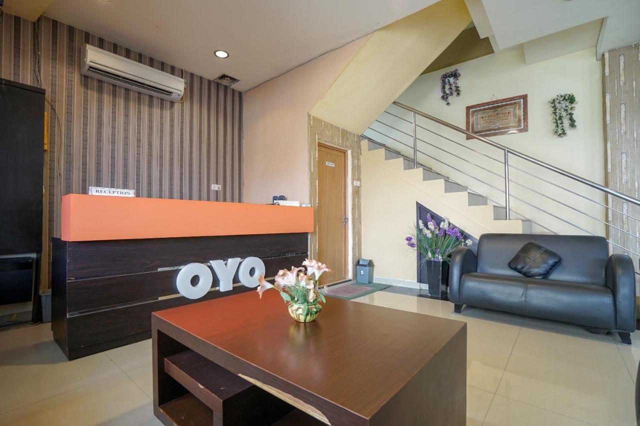 Oyo 2255 Hotel Aifih Palembang Kültér fotó