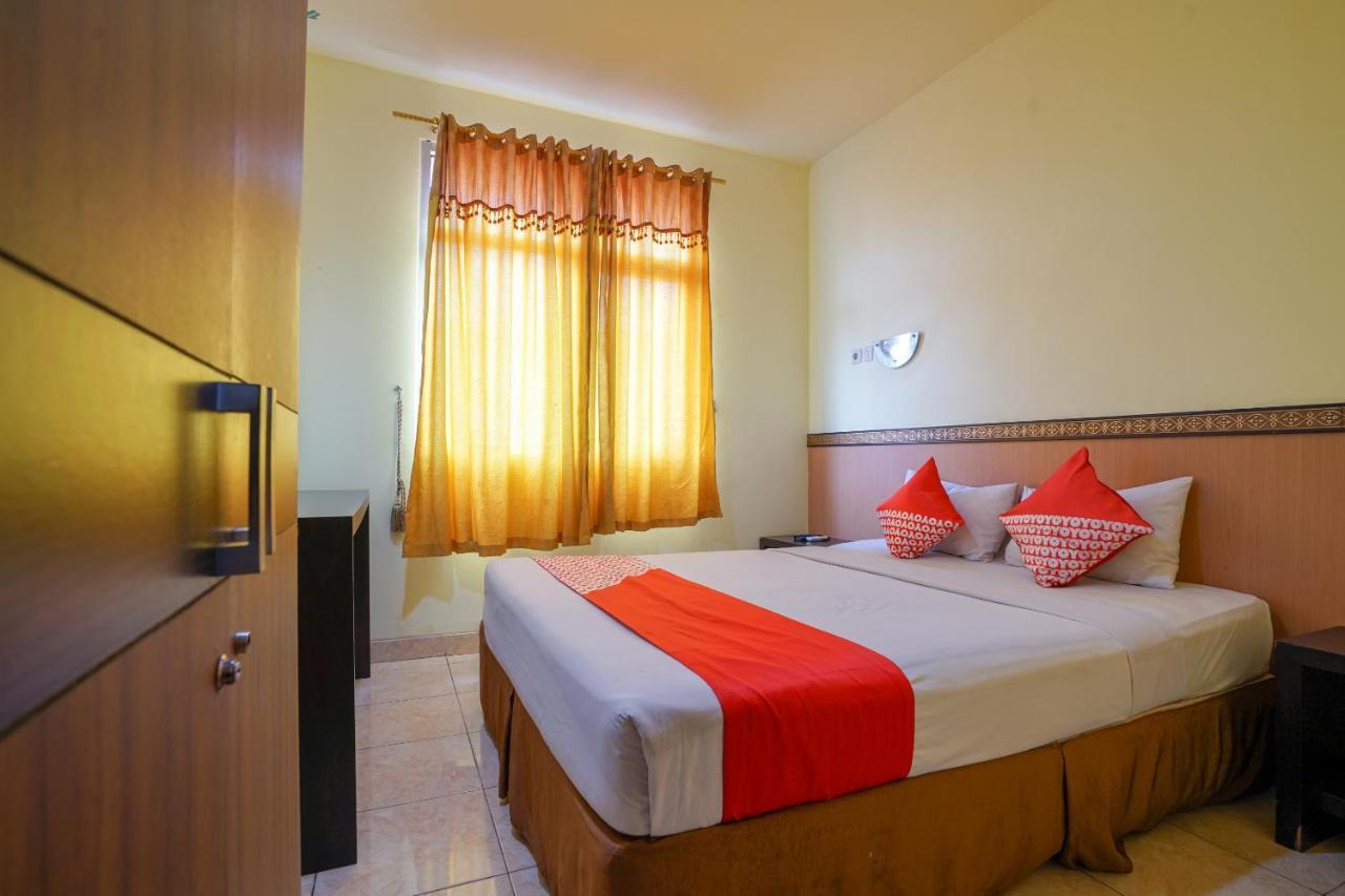 Oyo 2255 Hotel Aifih Palembang Kültér fotó